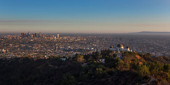 Griffith Observatorium in Los Angeles bei Sonnenuntergang, USA\n