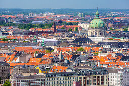 Blick nach Norden vom Turm der Erlöserkirche (Vor Frelsers Kirke), Kopenhagen, Seeland, Dänemark