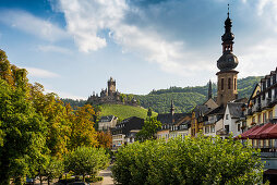 Ausblick auf Cochem mit Reichsburg, Cochem an der Mosel, Mosel, Rheinland-Pfalz, Deutschland