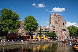 Blick auf den alten Hafen 'Oudehaven' und Bars von Rotterdam, Holland, Niederlande