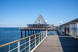 Pier in the Kaiserband Heringsdorf with vacationers and tourists, Usedom, Mecklenburg-Western Pomerania, Germany