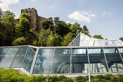 Kurhaus and the ruins of Baden Castle, Badenweiler, Markgräflerland, Black Forest, Baden-Württemberg, Germany