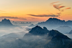 Morgenstimmung über der Civetta, von der Sellagruppe, Sellagruppe, Dolomiten, UNESCO Weltnaturerbe Dolomiten, Venetien, Venezien, Italien