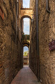 In den Gassen von San Gimignano, Provinz Siena, Toskana, Italien 