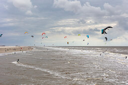 Kitesurfer, St. Peter-Ording, Schleswig-Holstein, Deutschland