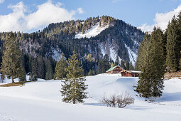 Schwarzentennalm im Winter bei Schnee, Mangfallgebirge, Bayern, Deutschland