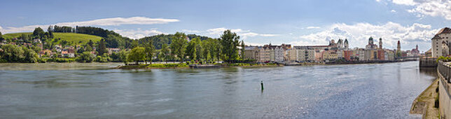 Blick von Donauleiten auf Passau, Inn, Donau, Panorama, Bayern, Deutschland