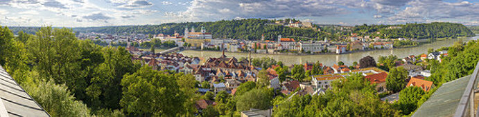 Blick von Innstadt auf Passau, Inn, Panorama, Bayern, Deutschland