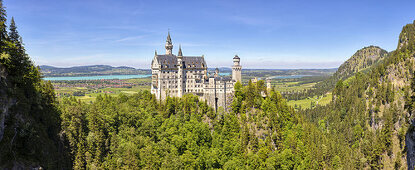 Schloss Neuschwanstein von der Marienbrücke, Panorama, bayrisches Allgäu, Bayern, Deutschland