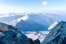  Austria, East Tyrol, Kals, Großglockner, view from the Stüdlgrat to the mountains 