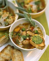 Minestrone con la salvia (Vegetable soup with sage)