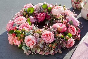 Wreath of roses, hydrangeas and baby's breath