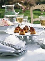 Mini Crab Cakes mit Tomaten-Ingwer-Chutney