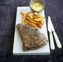 Pfeffersteak mit Pommes frites