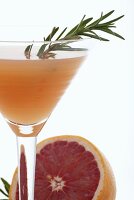 Rose Marie Cocktail (Grapefruitsaft, Gin, Rosmarinsirup)