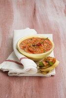 Chili-Linsen-Suppe mit Bruscetta