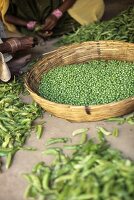 Shelling peas