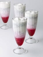 Falooda (Getränk aus Rosensirup, Vermicelli, Tapioka, Milch)