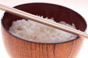 Reisschale mit Eßstäbchen 