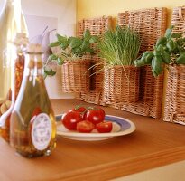 Kräuter (Basilikum,Schnittlauch), Tomaten,Olivenoel