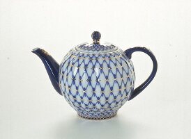 Blauweiße russische Porzellan-Teekanne