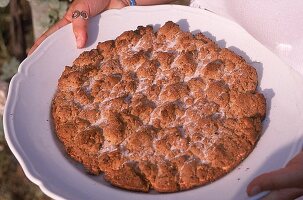 Torta di fregolòti, Kuchen mit Mandeln oder Haselnüssen