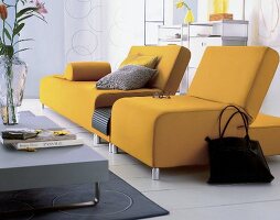 Flexible Möbel,gelbe Sofakombination "Scroll" mit Ablagefläche
