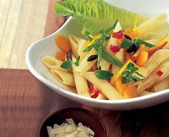 Nudel- Gemüse- Salat mit Vinaigrette 