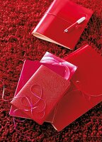 Trendfarbe Rot: Notizbücher 