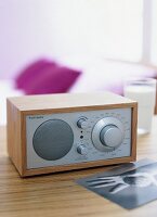 Radio aus Holz 