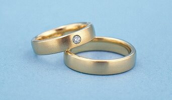 goldene Ringe mit Brillant, Schmuck Goldringe, 2 Hochzeitsringe