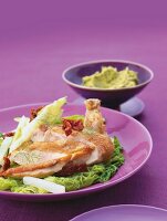 Wirsing-Fenchel-Salat mit gebratenem Huhn, für geistige Fitness