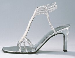 Silberne  Sandalette mit Perlensteg 