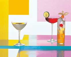 3 Cocktails in Cocktailgläsern, Fancy and Caribbean Drinks