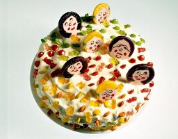 Torte "Himmels-Chor" mit Smarties und Gummibärchen