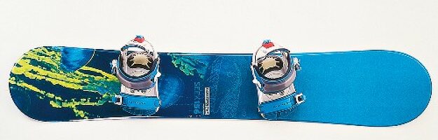 Freisteller: Snowboard in türkis mit Fußhalterungen