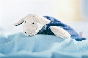 Baby. Wellness, Kinderspielzeug zum Kuscheln: Plüschtier Schaf