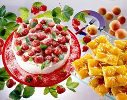 Eine Erdbeertorte und ein Aprikosen kuchen, Erdbeeren, Aprikosen, Teller