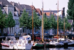 Blick auf die Altstadt und den Hafen von 's-Hertogenbosch, Brabant