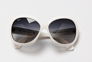XXL-Sonnenbrille, Gestell in Weiß 
