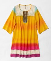 Hippie-Kleid gelb, Nieten, Freisteller