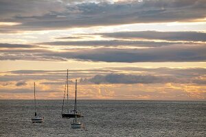 Irland: Antrim-Küste, Meerblick, Sonnenuntergang.
