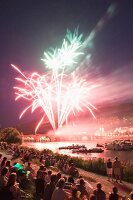 Heidelberg: Karl-Theodor-Brücke, Schloss, Neckar, abends, Feuerwerk