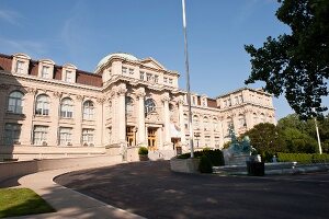 Facade of building with botanical garden at New York, USA