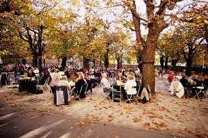 Salzburg, Biergarten im Hof des Augustiner Bräu