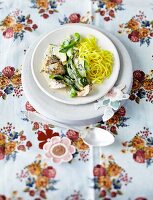 Chicken with green vegetables and tagliatelle