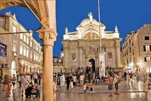 Kroatien: Dubrovnik, Altstadt, Lu¿a- Platz, Kirche St. Blasius, Menschen
