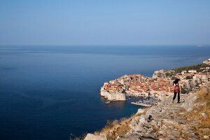 Kroatien: Dalmatien, Adria, Dubrovnik, Luftaufnahme, Wanderer