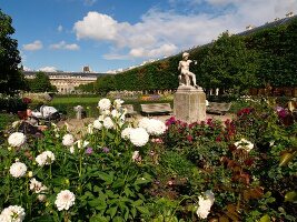 Paris: Jardin du Palais Royal, Marmorhirte