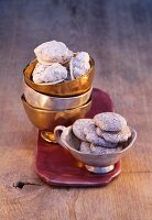 Christmas biscuits: hazelnut macaroons and chocolate macaroons